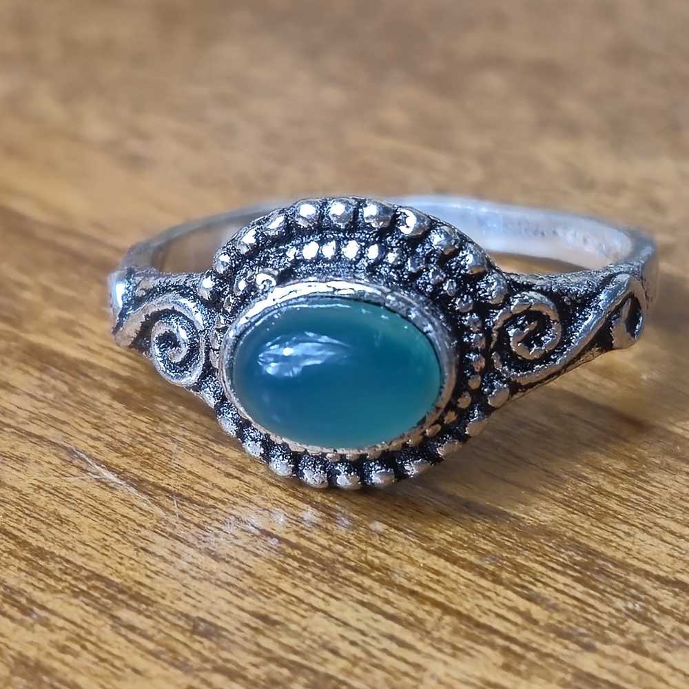 Elegant Silver and Green Stone Ring 925  Size 7.5 (#12)